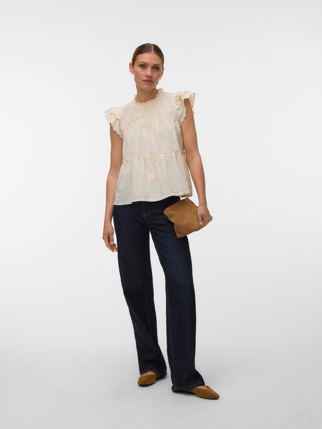 model_shot-front